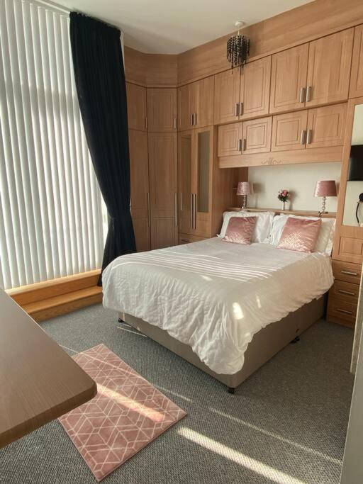3 Bedroom Penthouse Apartment In 拉恩 外观 照片