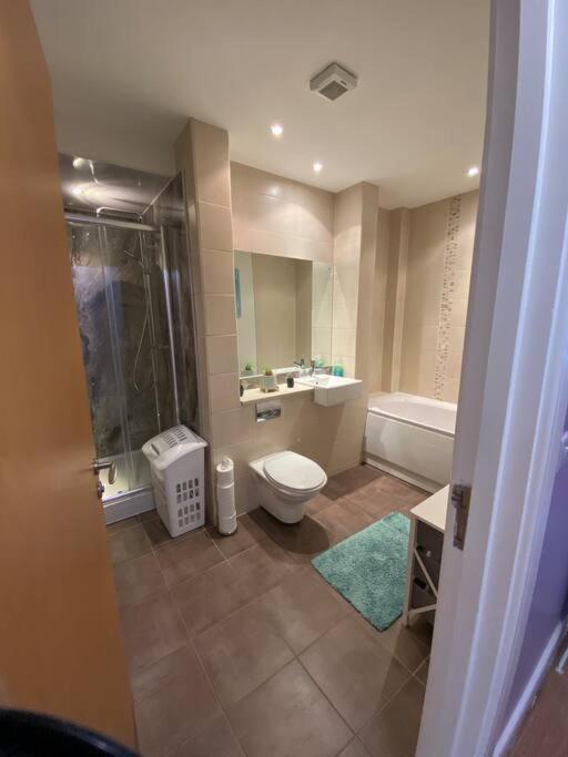 3 Bedroom Penthouse Apartment In 拉恩 外观 照片