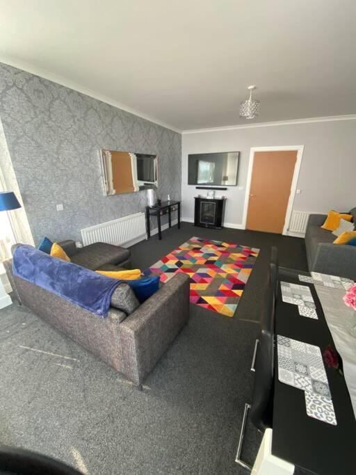 3 Bedroom Penthouse Apartment In 拉恩 外观 照片